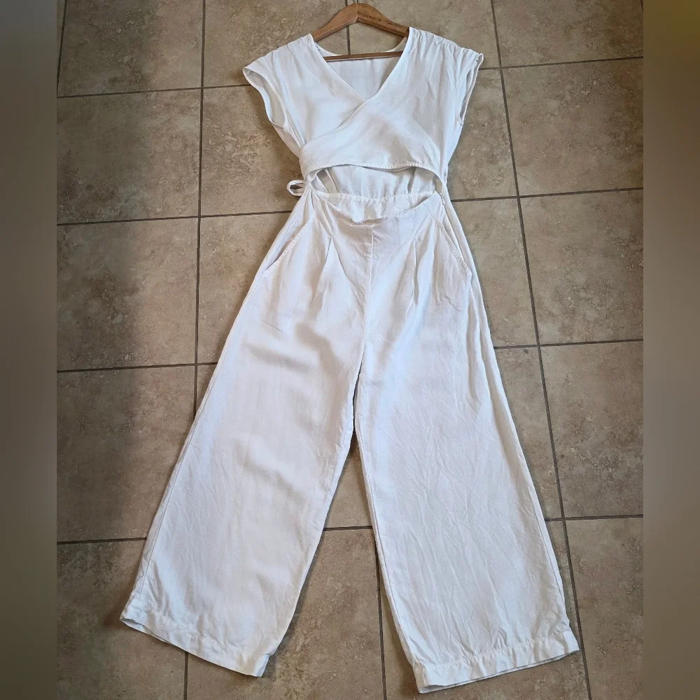 Aritzia White Linen Jumpsuit Minimalist Wide Leg Wear Cut Clean Girl Resort
